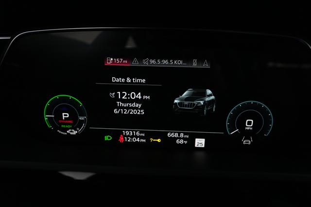 2022 Audi e-tron — photo 5 of 22