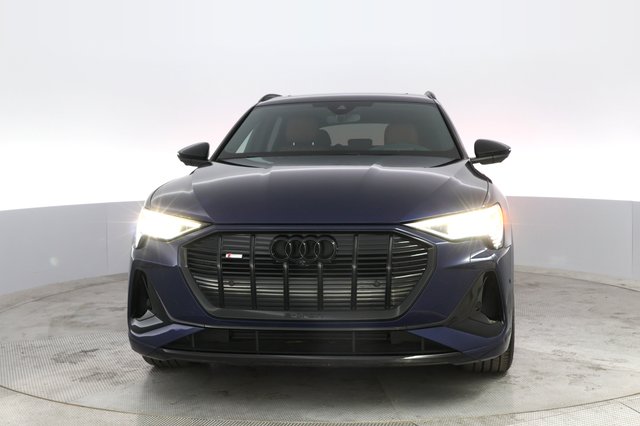 2022 Audi e-tron — photo 9 of 22