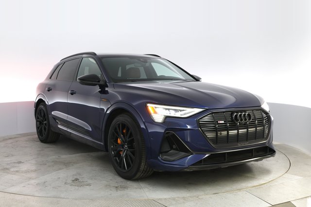2022 Audi e-tron — photo 10 of 22