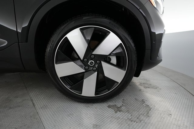 2024 Volvo C40 Recharge — photo 17 of 22