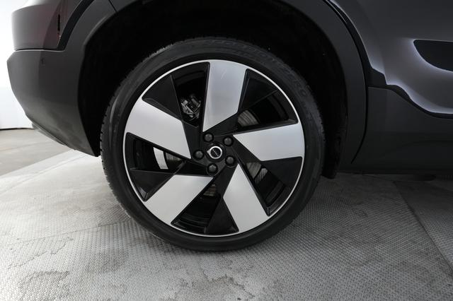 2024 Volvo C40 Recharge — photo 7 of 22