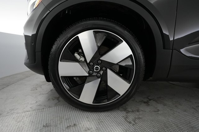 2024 Volvo C40 Recharge — photo 16 of 22