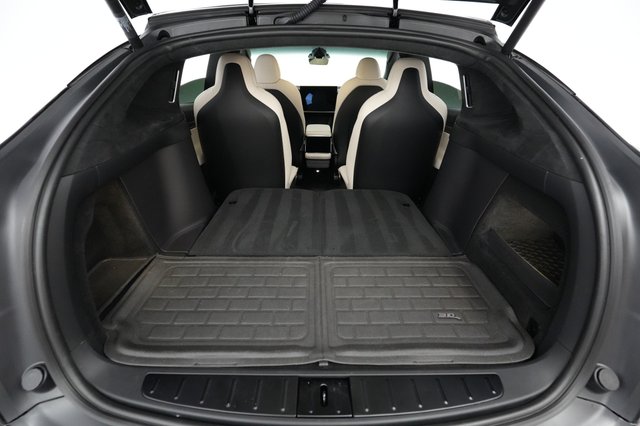 2023 Tesla Model X — photo 6 of 23