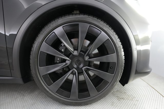 2023 Tesla Model X — photo 7 of 23