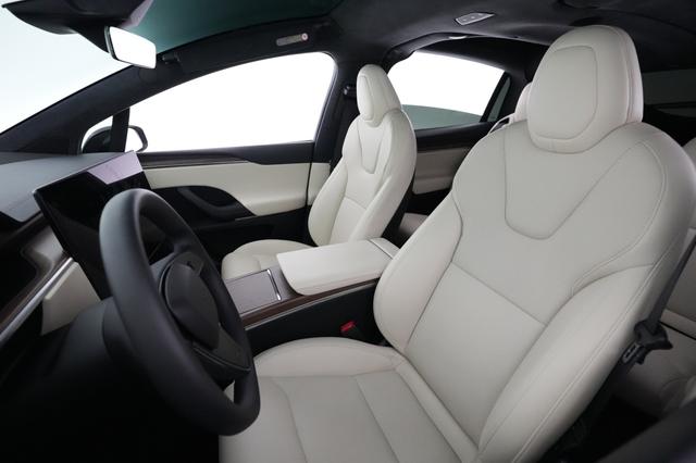 2023 Tesla Model X — photo 3 of 23