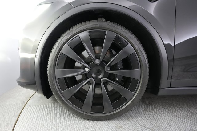 2023 Tesla Model X — photo 16 of 23