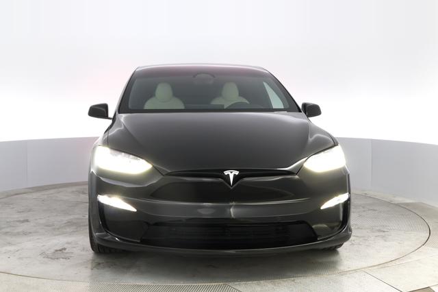 2023 Tesla Model X — photo 9 of 23
