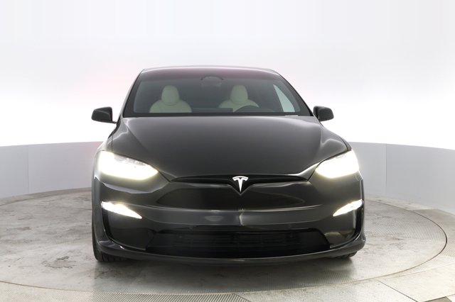 2023 Tesla Model X — photo 9 of 23