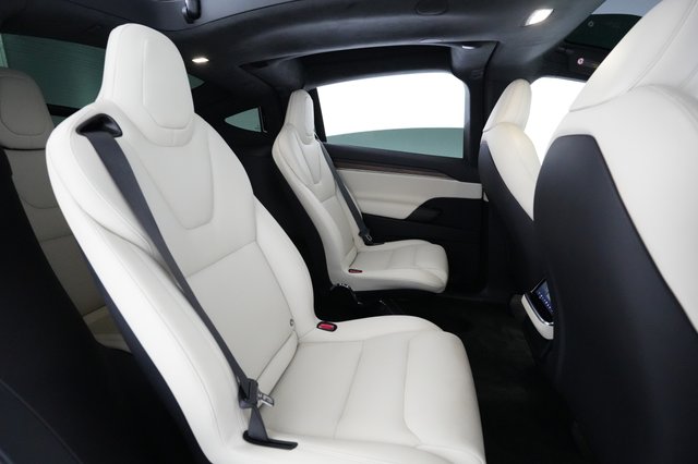 2023 Tesla Model X — photo 4 of 23