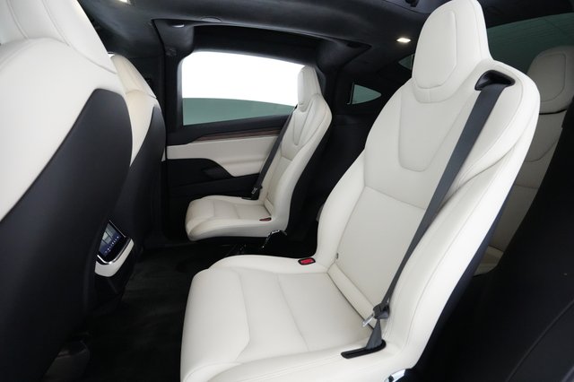 2023 Tesla Model X — photo 19 of 23
