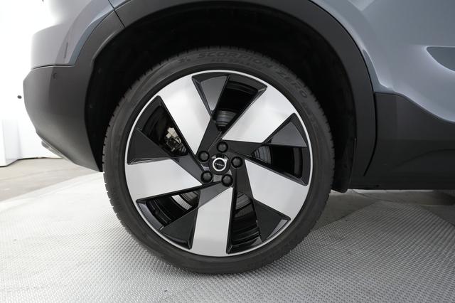 2023 Volvo C40 Recharge — photo 7 of 25