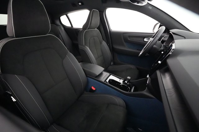 2023 Volvo C40 Recharge — photo 18 of 25