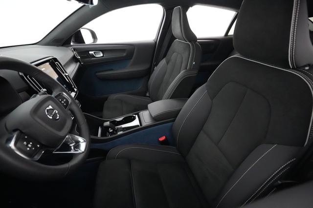 2023 Volvo C40 Recharge — photo 3 of 25
