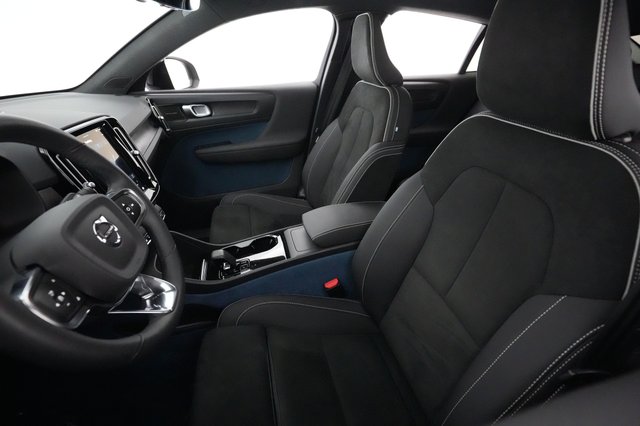 2023 Volvo C40 Recharge — photo 3 of 25