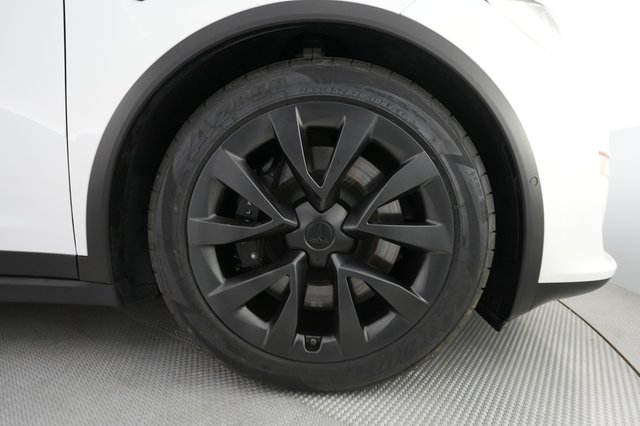 2022 Tesla Model X — photo 7 of 25