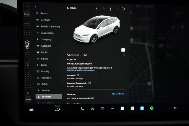 2022 Tesla Model X — photo 5 of 25