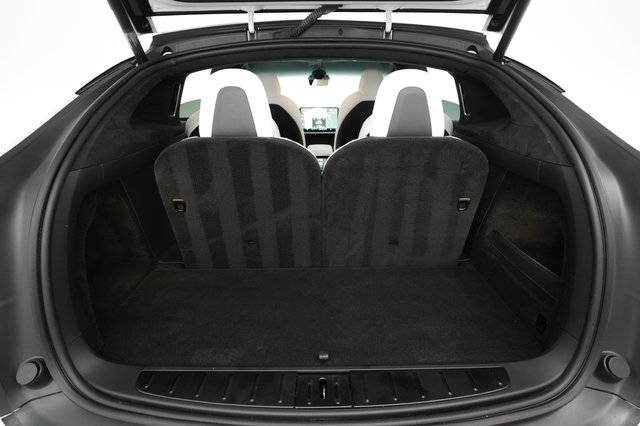 2022 Tesla Model X — photo 6 of 25