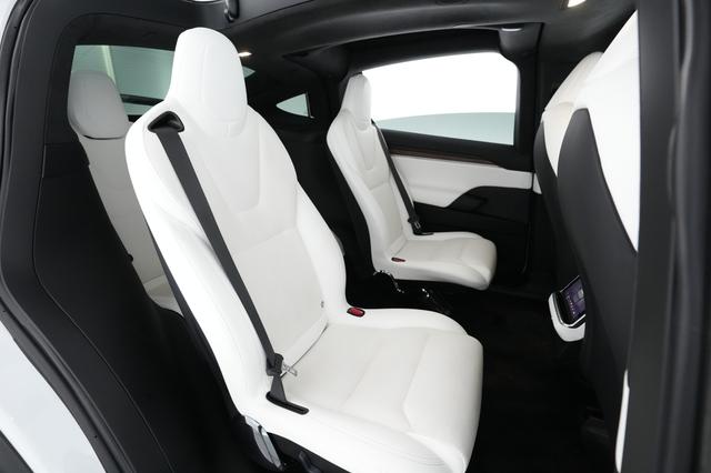 2022 Tesla Model X — photo 4 of 25