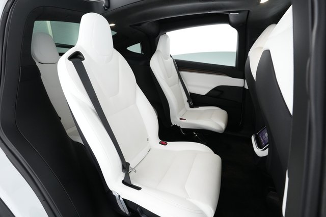2022 Tesla Model X — photo 4 of 25