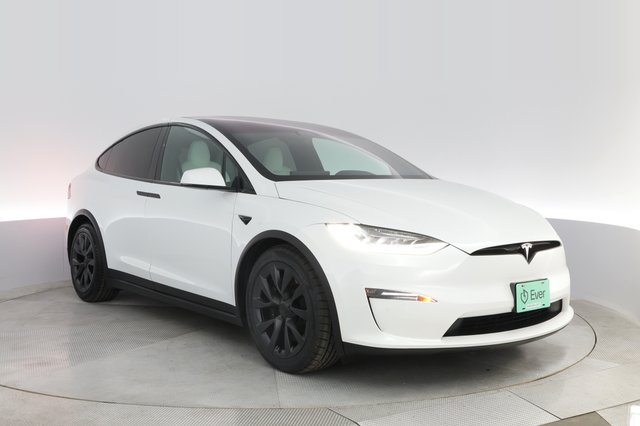 2022 Tesla Model X — photo 10 of 25