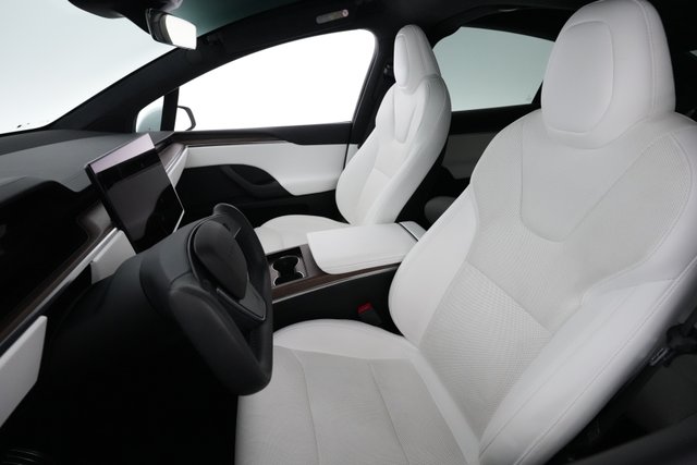 2022 Tesla Model X — photo 3 of 25