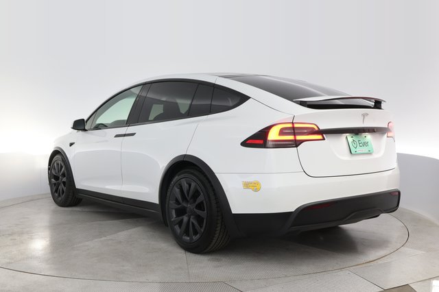 2022 Tesla Model X — photo 13 of 25