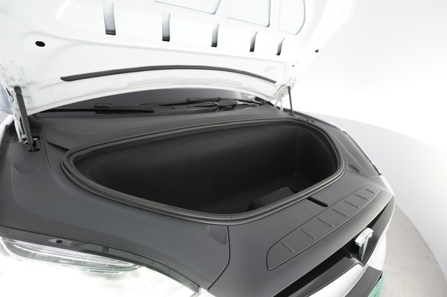 2022 Tesla Model X — photo 21 of 25
