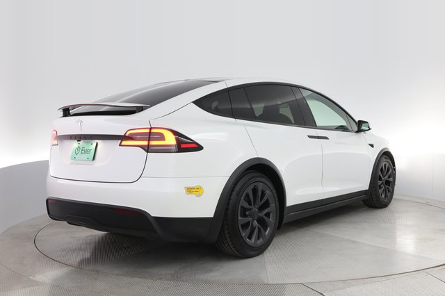 2022 Tesla Model X — photo 2 of 25