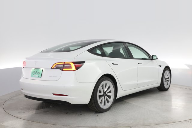 2022 Tesla Model 3 — photo 2 of 24