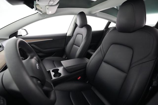 2022 Tesla Model 3 — photo 3 of 24