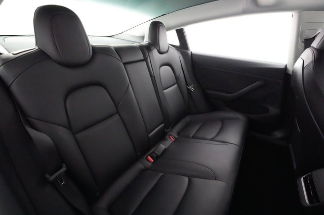 2022 Tesla Model 3 — photo 4 of 24