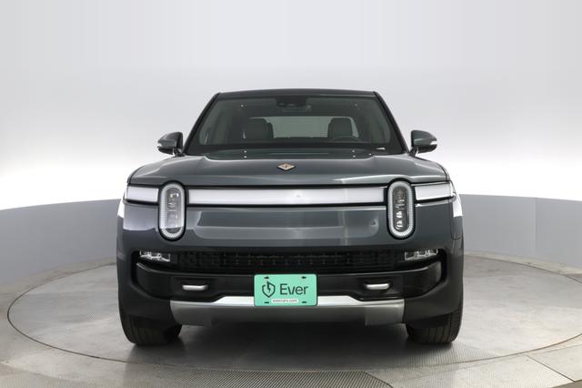 2024 Rivian R1T — photo 9 of 22
