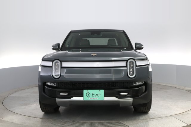 2024 Rivian R1T — photo 9 of 22