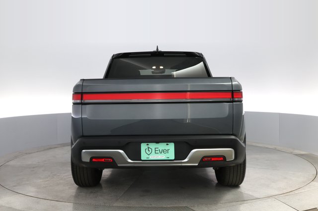 2024 Rivian R1T — photo 12 of 22