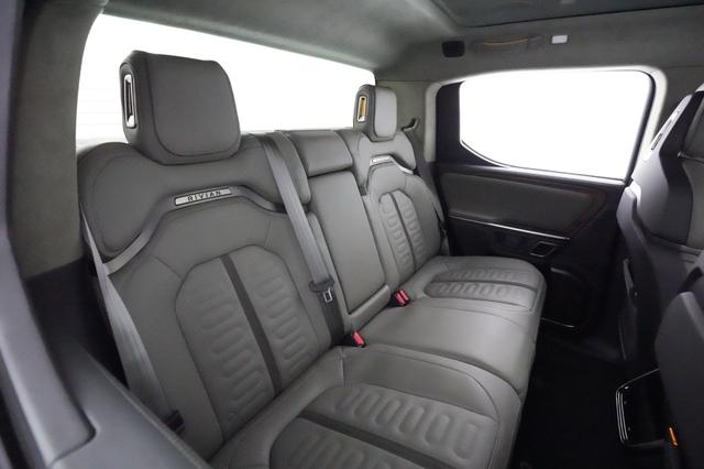 2024 Rivian R1T — photo 4 of 22