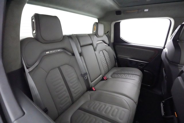 2024 Rivian R1T — photo 4 of 22