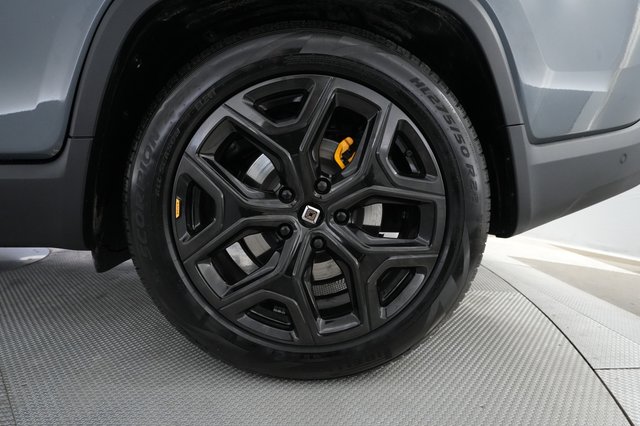 2024 Rivian R1T — photo 16 of 22