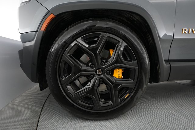 2024 Rivian R1T — photo 15 of 22