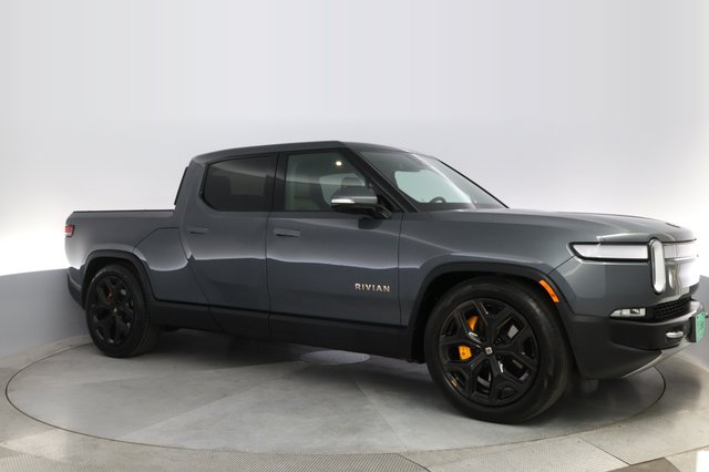 2024 Rivian R1T — photo 11 of 22