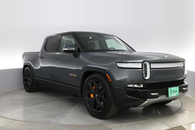 2024 Rivian R1T — photo 10 of 22