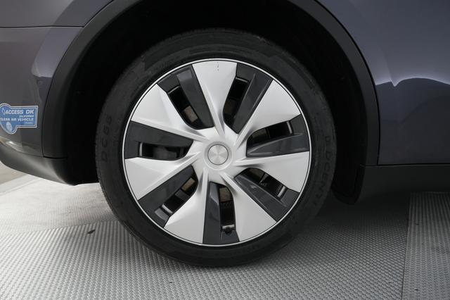 2021 Tesla Model Y — photo 7 of 25