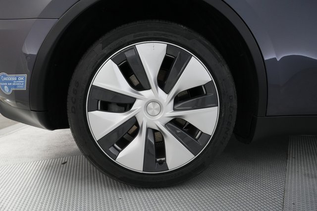 2021 Tesla Model Y — photo 7 of 25