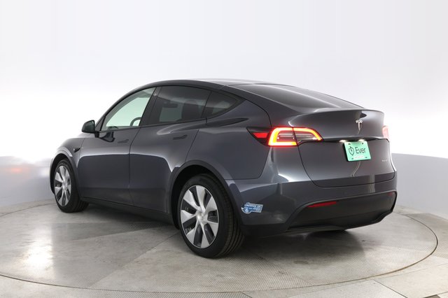 2021 Tesla Model Y — photo 13 of 25
