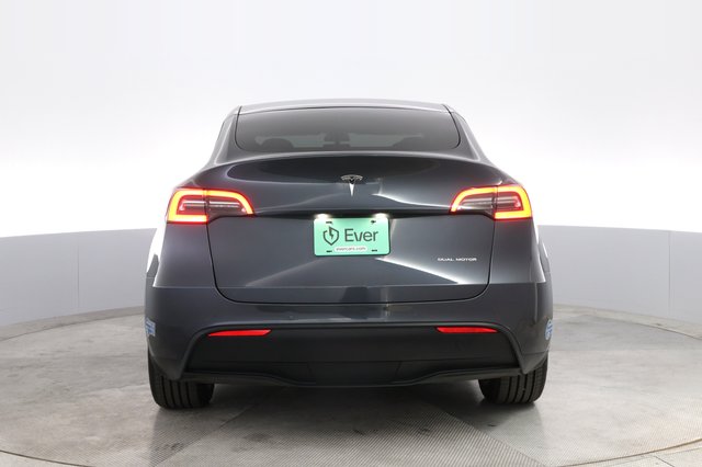 2021 Tesla Model Y — photo 12 of 25