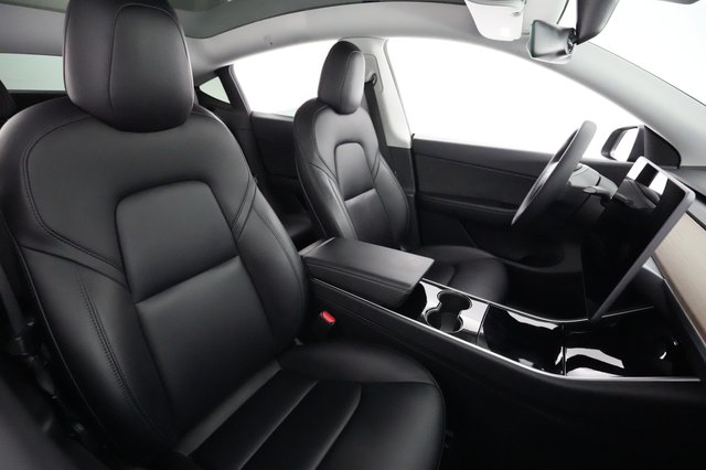 2021 Tesla Model Y — photo 18 of 25