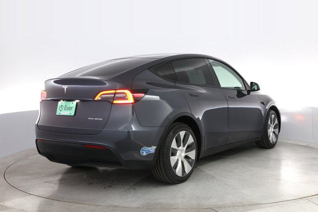 2021 Tesla Model Y — photo 2 of 25