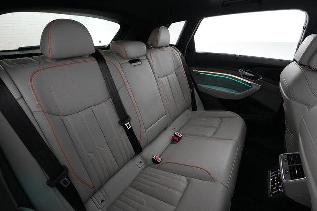 2023 Audi e-tron — photo 19 of 22