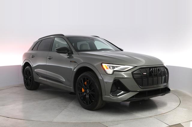 2023 Audi e-tron — photo 10 of 22