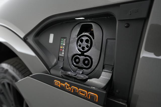 2023 Audi e-tron — photo 8 of 22