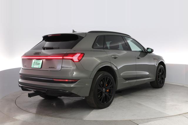 2023 Audi e-tron — photo 2 of 22